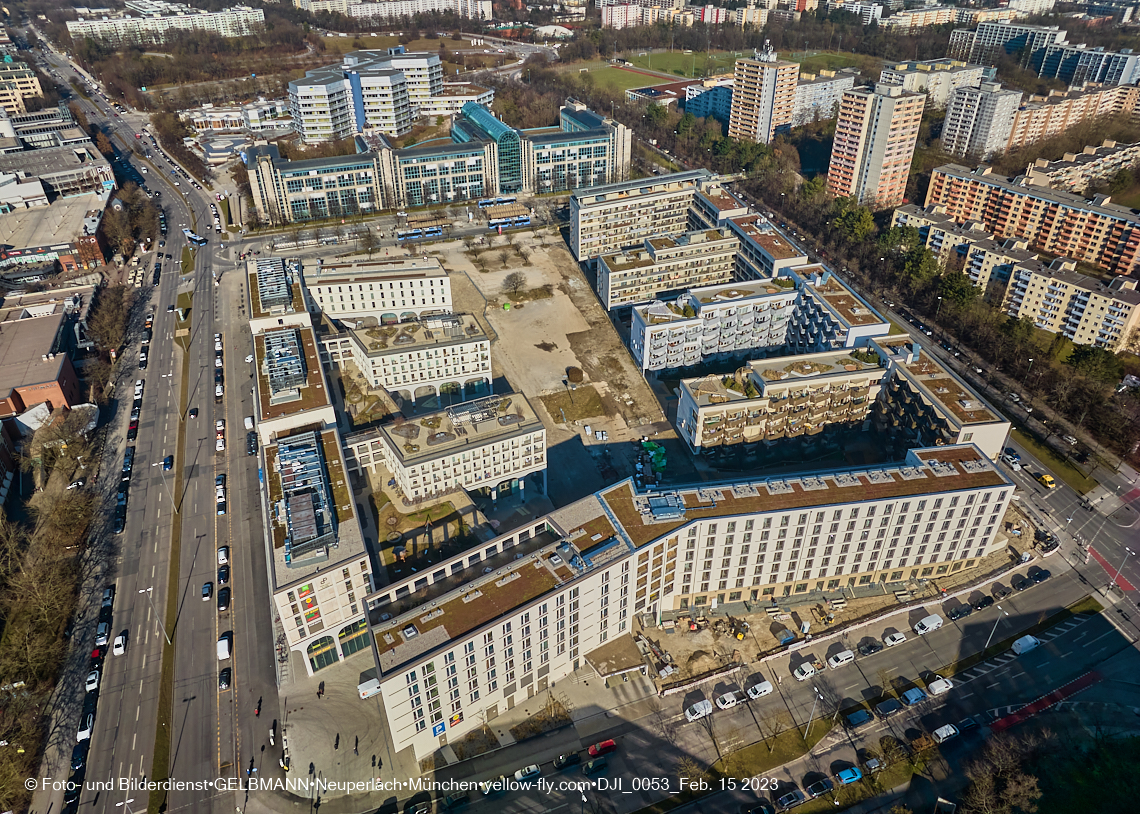 15.02.2023 - Perlach Plaza - Rentenversicherung - SHAERE - Allianz in Neuperlach